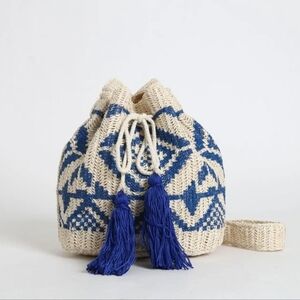 NWOT Comfyluxe Tribal Boho Straw Crossbody Bucket Bag